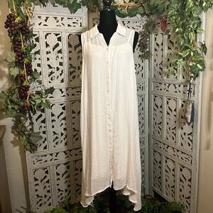 MLLE GABRIELLE WHITE GAUZY SOFT & FLOWY BUTTON FRONT SLEEVELESS PLUS SHIRT DRESS